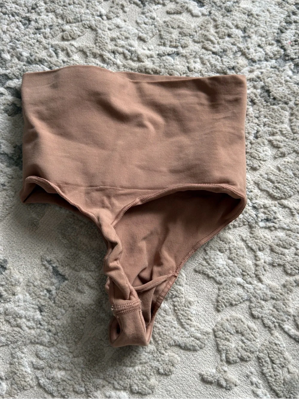 Skims High-Waist Beige Tan Sculpting Shaping Thongs Size Small Medium - Picture 3 of 4